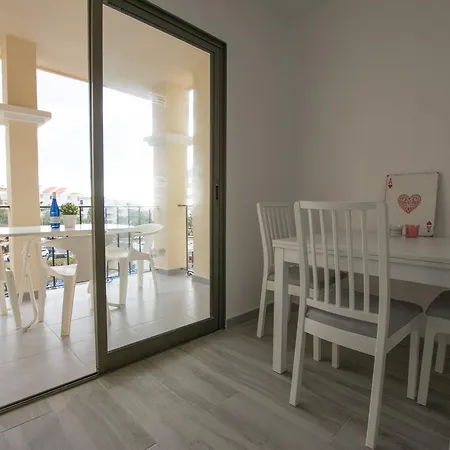 With Heated Pool In Los Cristianos Appartamento Los Cristianos (Tenerife)